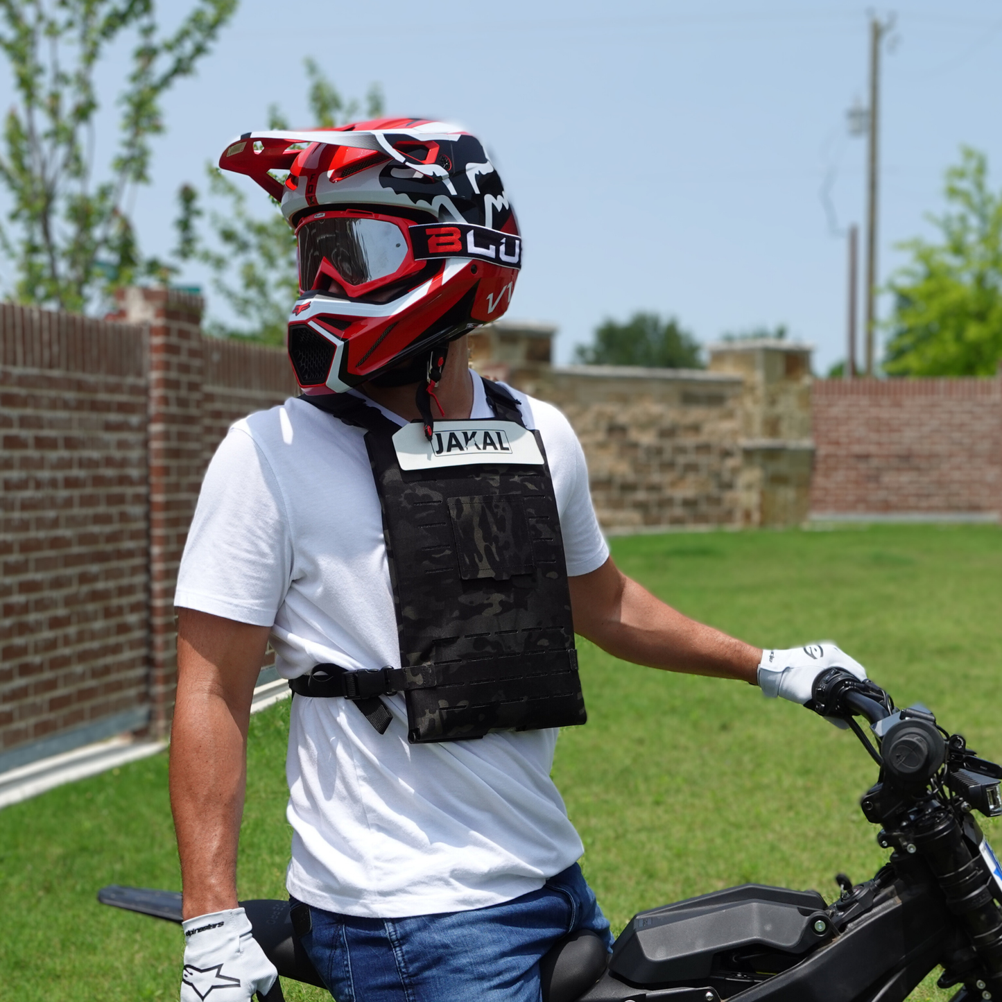 Heavy Duty Cooling Vest with integrated Cooling Fan Vents – MultiCam Black